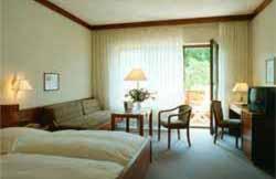 Hotel Garni Zur Weserei Кандерн Стая снимка