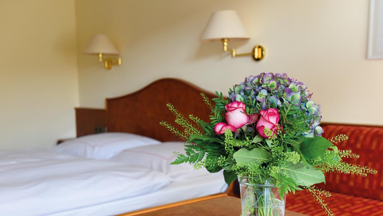 Hotel Garni Zur Weserei Кандерн Екстериор снимка